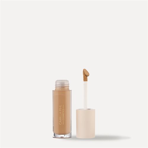 Camilla Pihl Cosmetics Serum Infused Concealer #4